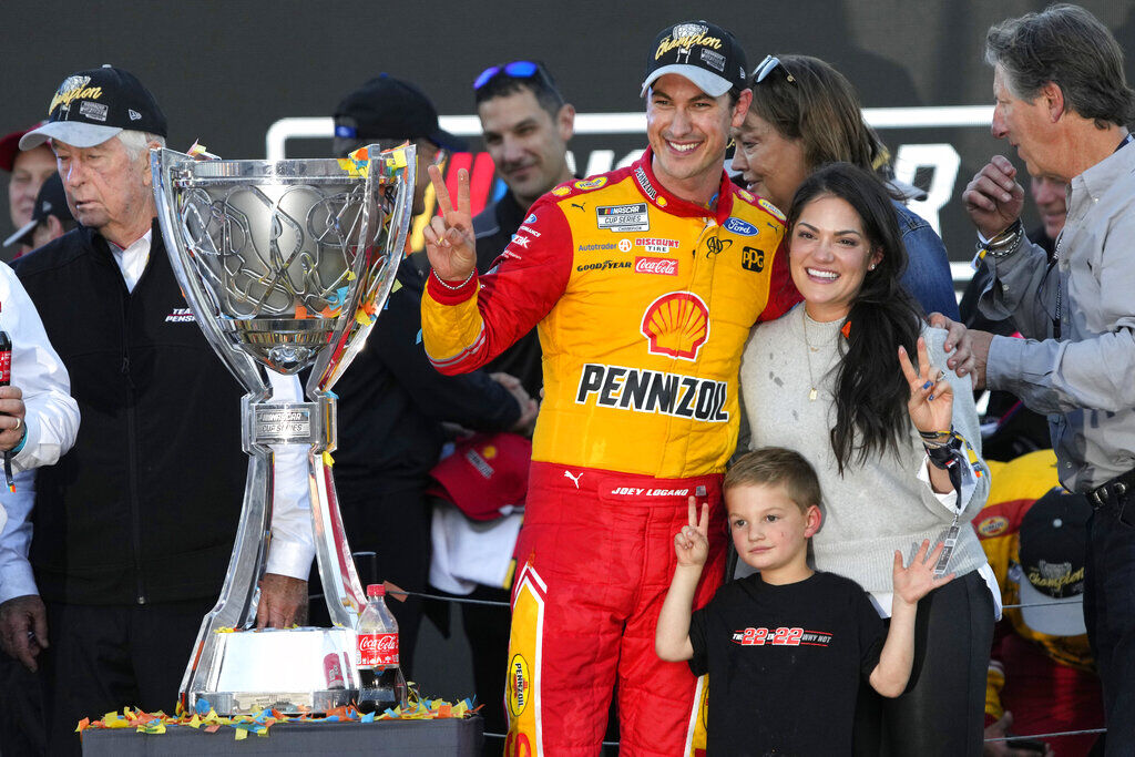 NASCAR Phoenix Auto Racing